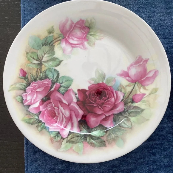 Stechcol Gracie Bone china desert plates. Set of 4 - Picture 3 of 3